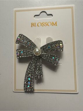 New BLOSSOM silver bow brooch